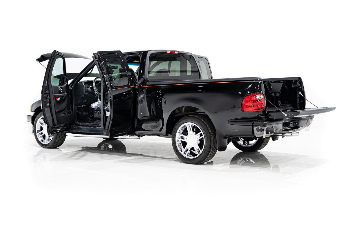 Ford F-150 Harley Davidson Edition In Delivery Packaging 2000 Noir Montréal - photo #75