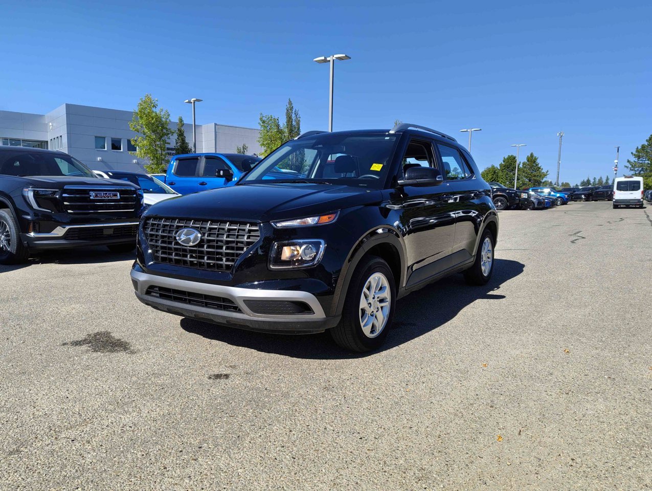 2026 Hyundai Venue Preferred IVT Black Sherwood Park - photo #3