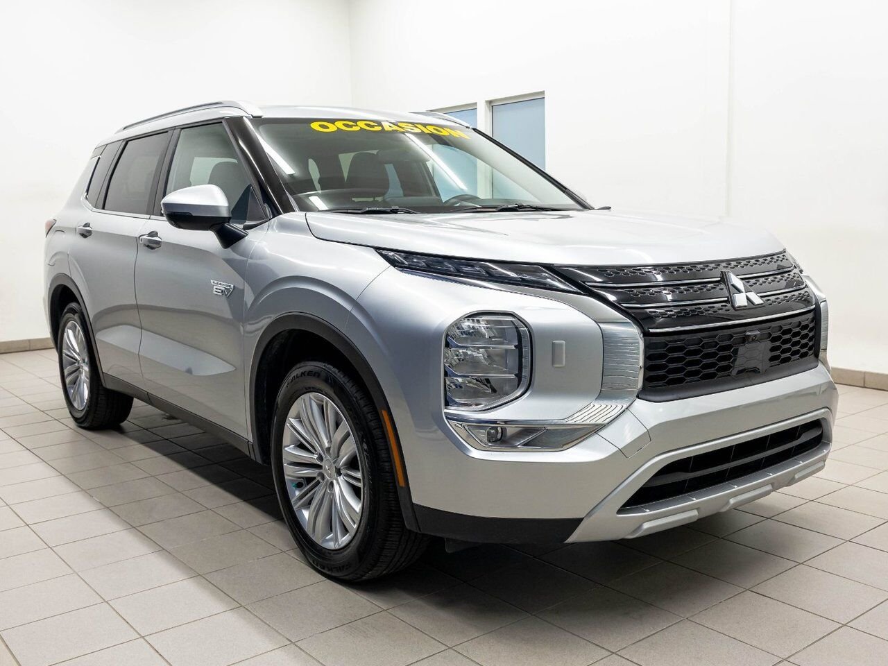 2024 Mitsubishi Outlander Plug-In Hybrid SEL AWD *TOIT* NAV CAM 360 SIÈGES CHAUFF REG ADAPT Silver Saint-Jérôme - photo #9