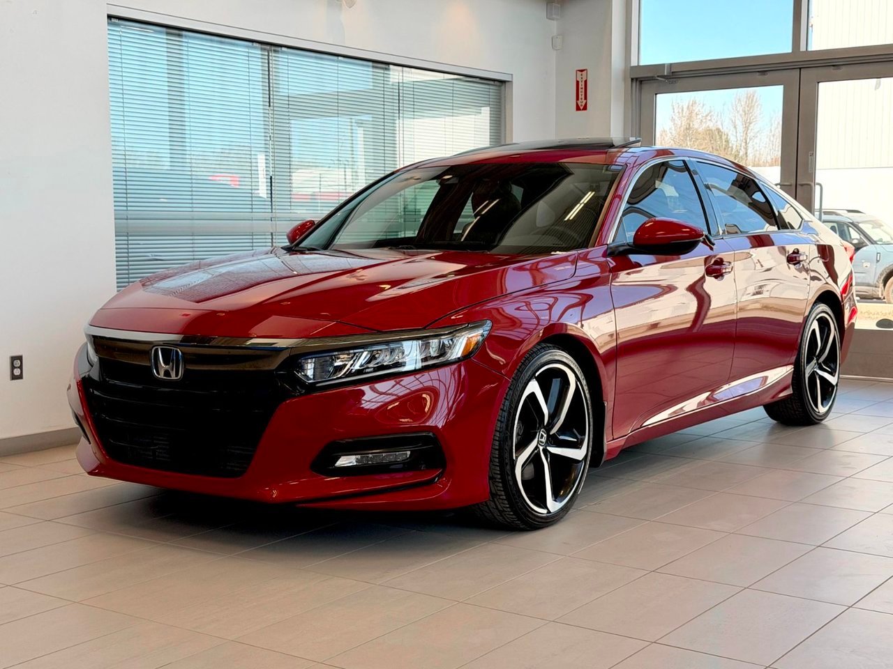 2019 Honda Accord Sedan Red Notre-Dame-des-Prairies - photo #2