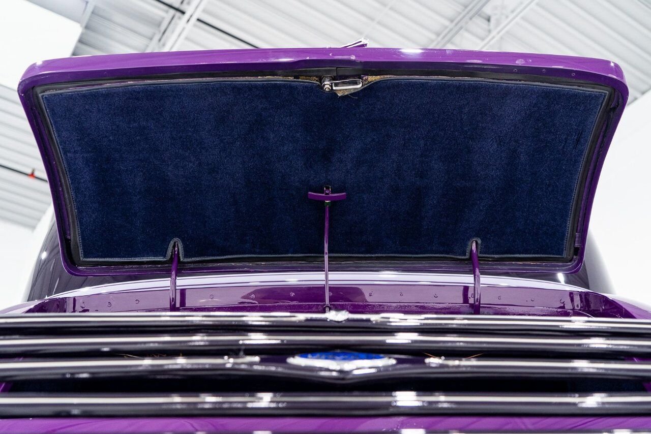 Lincoln KB Victoria Coupe One Of 18 Built, And The Only Known Surviving **PRICE IN USD** 1933 mauve Montréal - photo #81