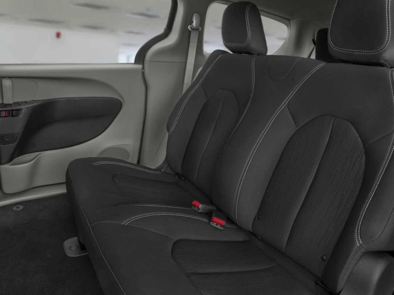 2027 CHRYSLER Grand Caravan 270000 | SXT 2RM Red Hot Pearl Gatineau - photo #3