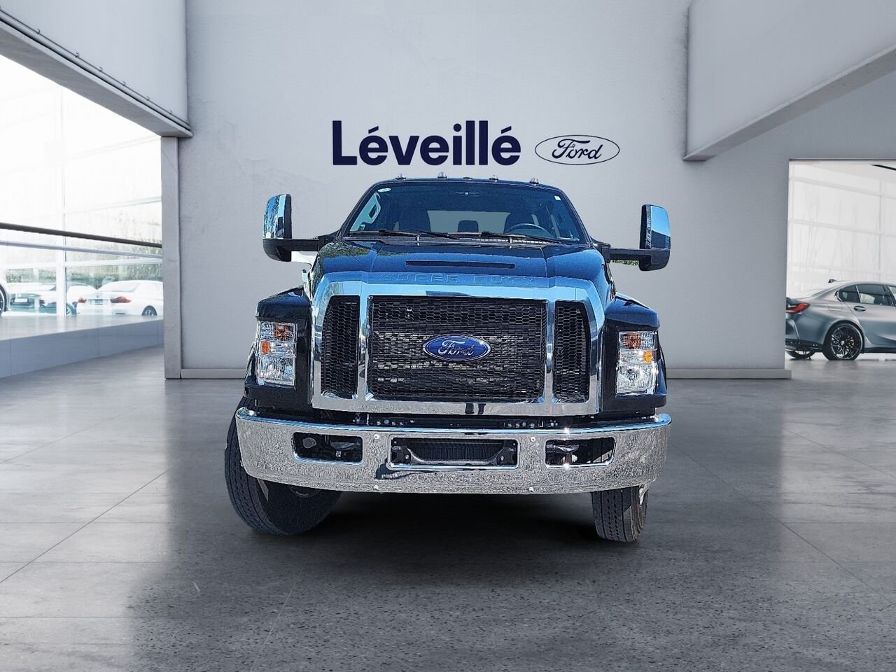 2027 Ford Super Duty F-750 Straight Frame Agate Black Saint-Jérôme - photo #1