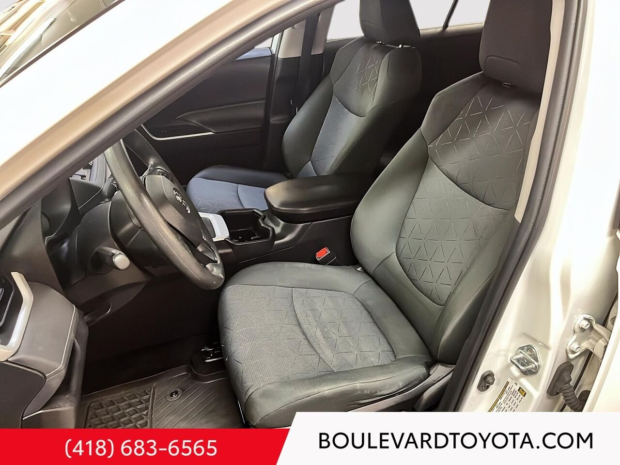 Toyota RAV4 Hybride 100742A-86 | LE, AWD 2022 Blanc Québec - photo #8