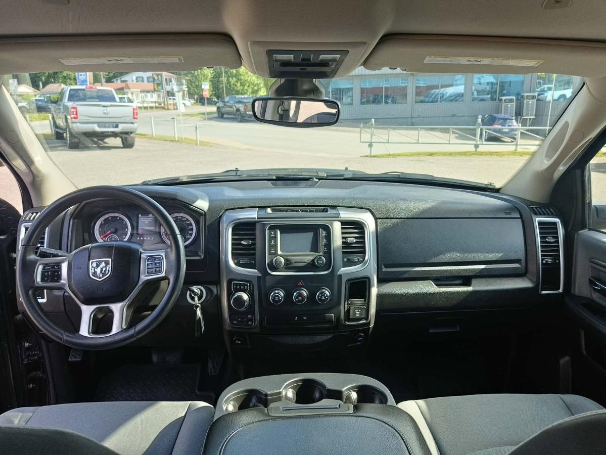 2023 RAM 1500 Classic Grey Lac Mégantic - photo #10