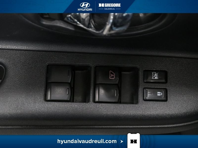 2019 Nissan MICRA Blue Blainville - photo #16