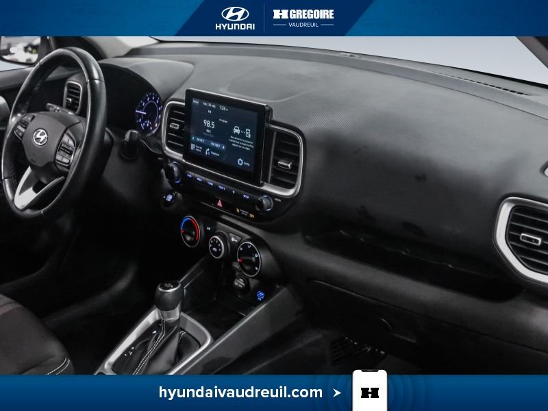 2021 Hyundai Venue White Laval - photo #29