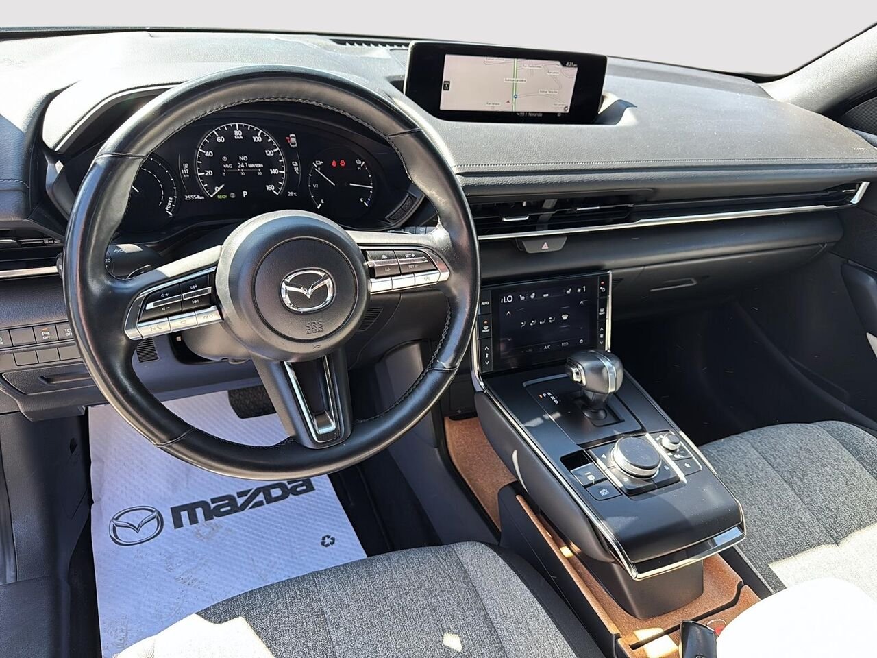 2022 Mazda MX-30 White Rouyn-Noranda - photo #8