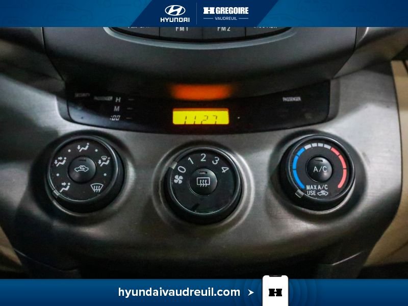 Toyota Rav 4 2011 Beige Blainville - photo #23