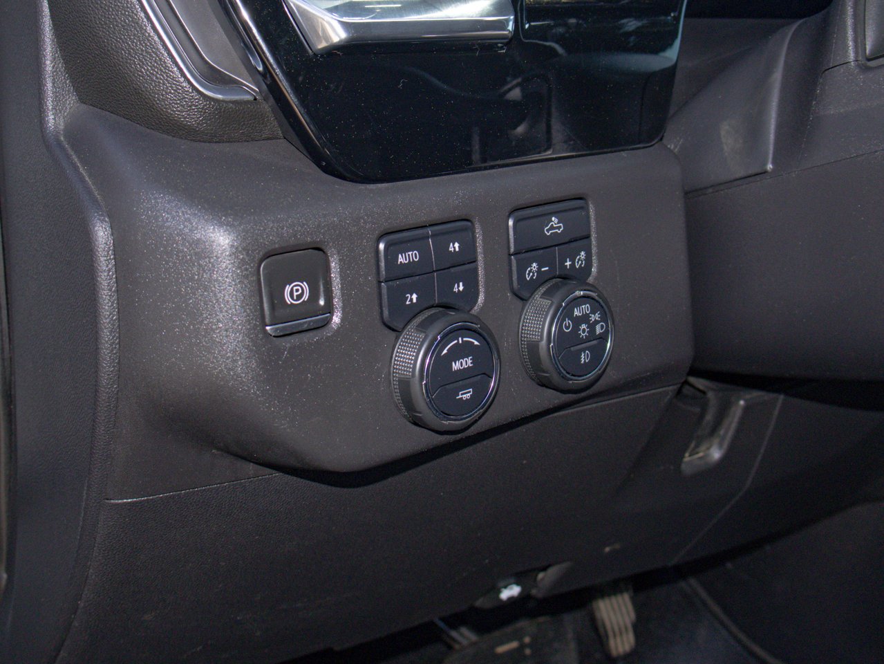 2023 Chevrolet Silverado 1500 4WD Crew Cab 147 LT Trail Boss Grey Sherwood Park - photo #20