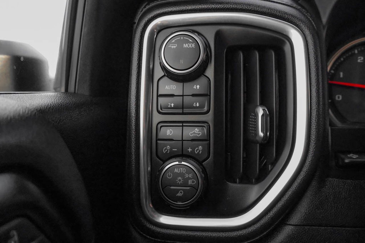 2022 Chevrolet Silverado 3500HD 4WD Crew Cab 159 High Country Black Sherwood Park - photo #18