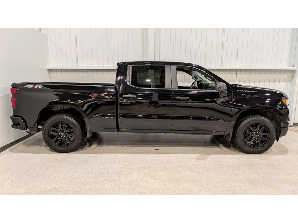 2022 Chevrolet Silverado 1500 4WD Crew Cab 157" Custom Black Val-David - photo #7