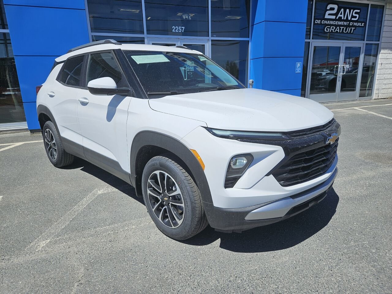 Chevrolet Trailblazer Traction intégrale, 4 portes LT 2026 BLANC SOMMET Thetford Mines - photo #1