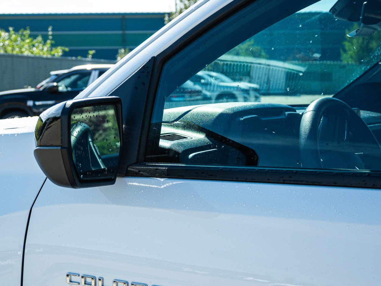 2024 Chevrolet Colorado 4WD Crew Cab Trail Boss White Sherwood Park - photo #7