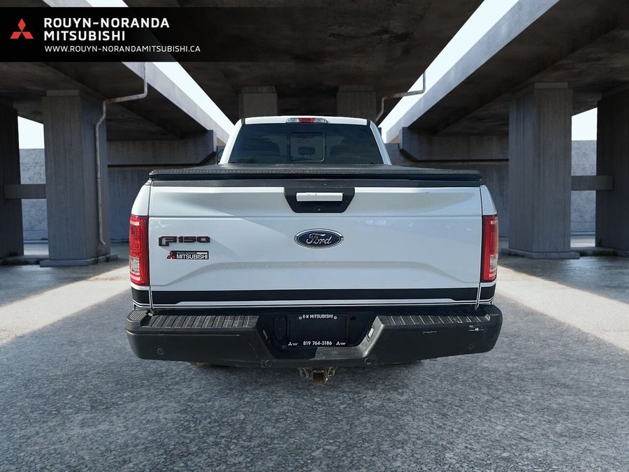 Ford F-150 XL SuperCrew 4x4 145 po 2017 Blanc