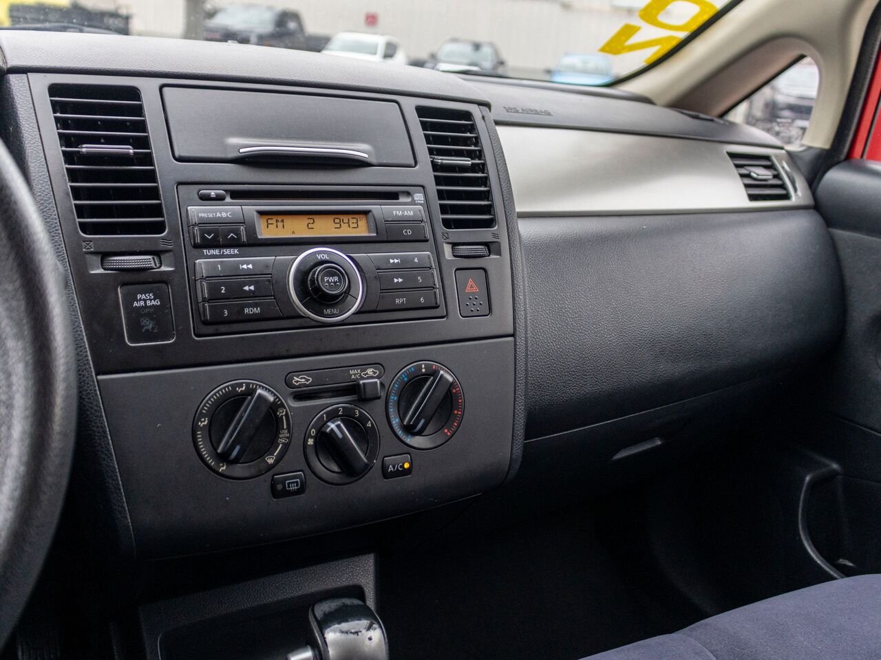 Nissan Versa 5dr HB I4 Auto 1.8 S 2009 Rouge Châteauguay - photo #10
