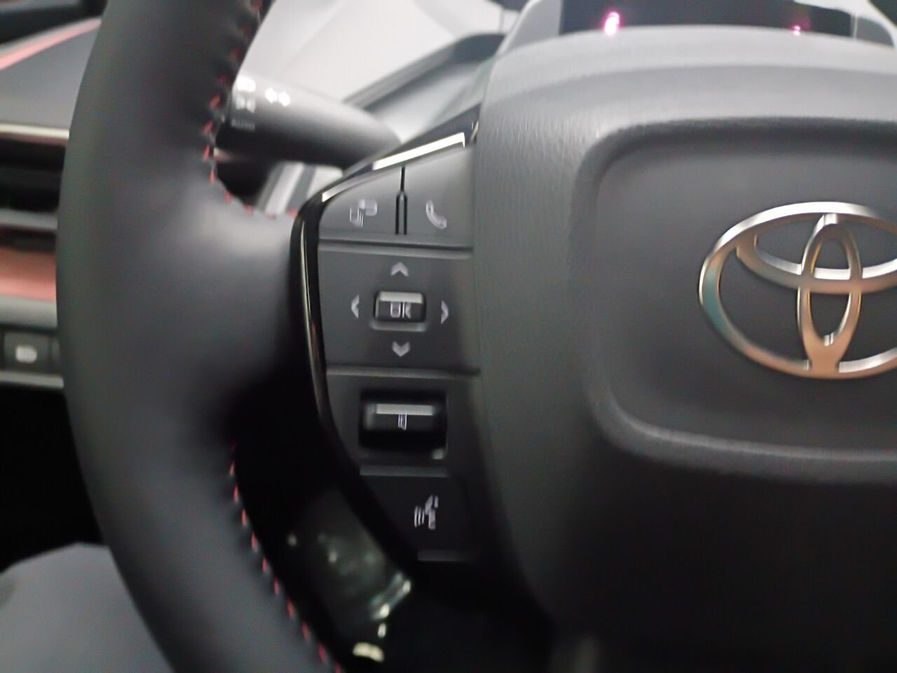 2024 Toyota Prius Prime Grey Blainville - photo #20