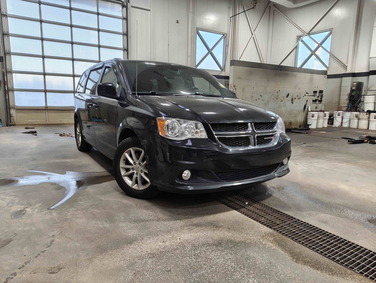 2020 Dodge Grand Caravan Premium Plus 2WD Black Sherwood Park - photo #1
