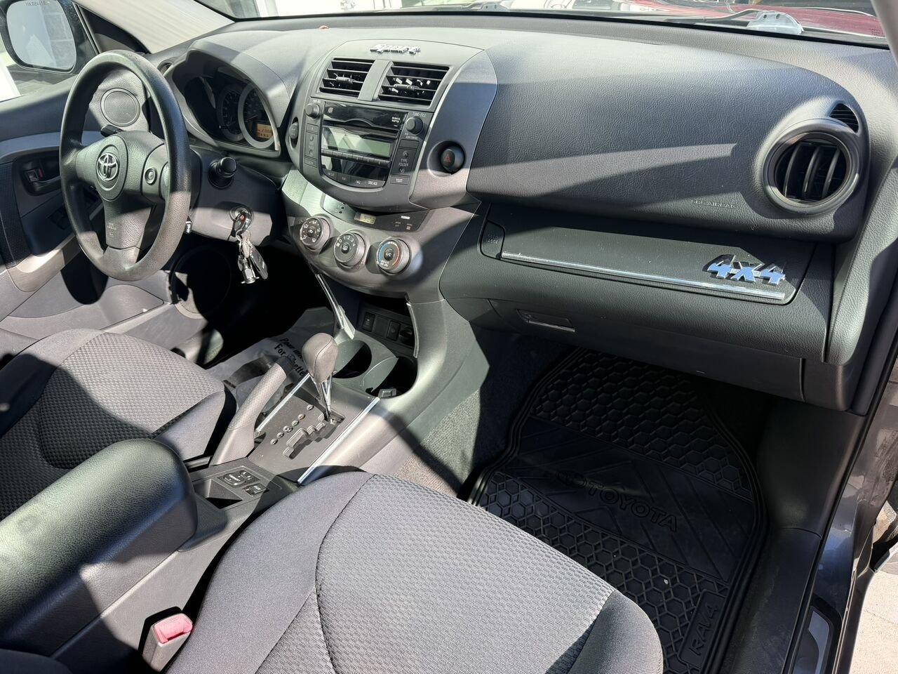 2010 Toyota RAV4 SPORT **IMPECCABLE** Grey Laval - photo #7