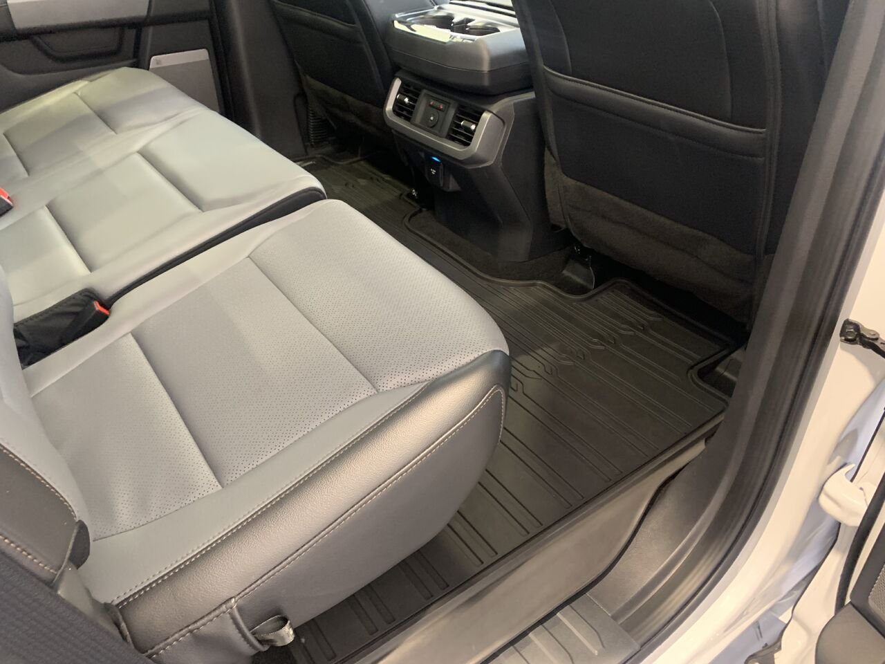 2025 Ford F-150 Lightning LIGHTNING LARIAT CREW CAB White Châteauguay - photo #8
