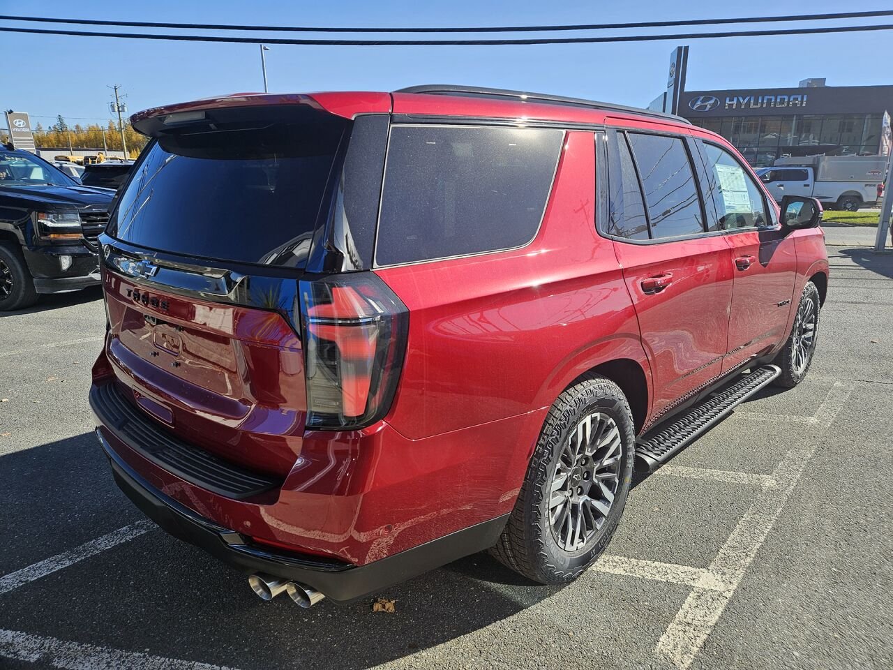 2027 Chevrolet Tahoe Z71 4 portes 4RM Radiant Red Tintcoat Thetford Mines - photo #2