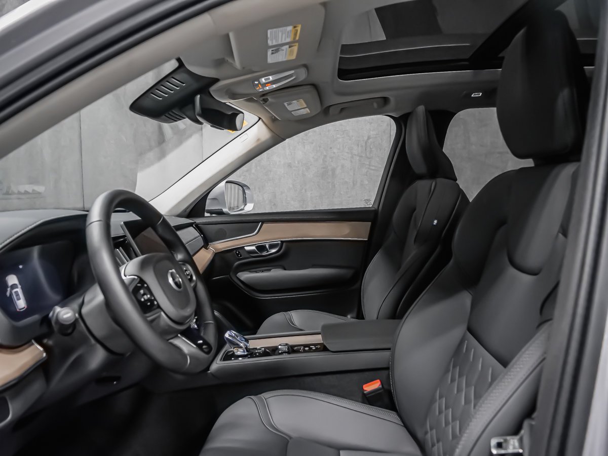 Volvo XC90 B6 CORE BRIGHT 2026 Argent Montréal - photo #13