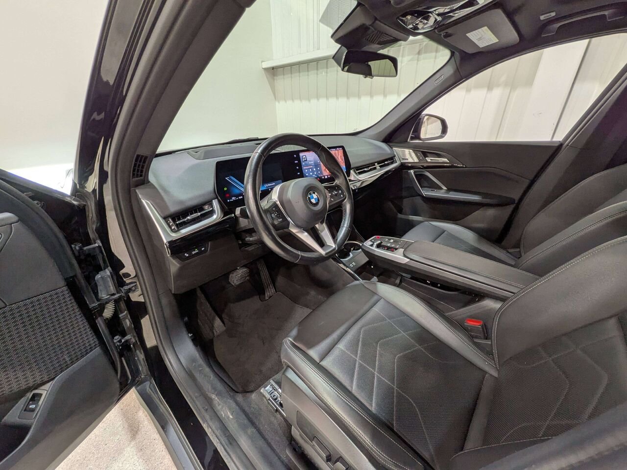 2024 BMW X1 xDrive28i Sports Activity Vehicle Black Val-David - photo #10