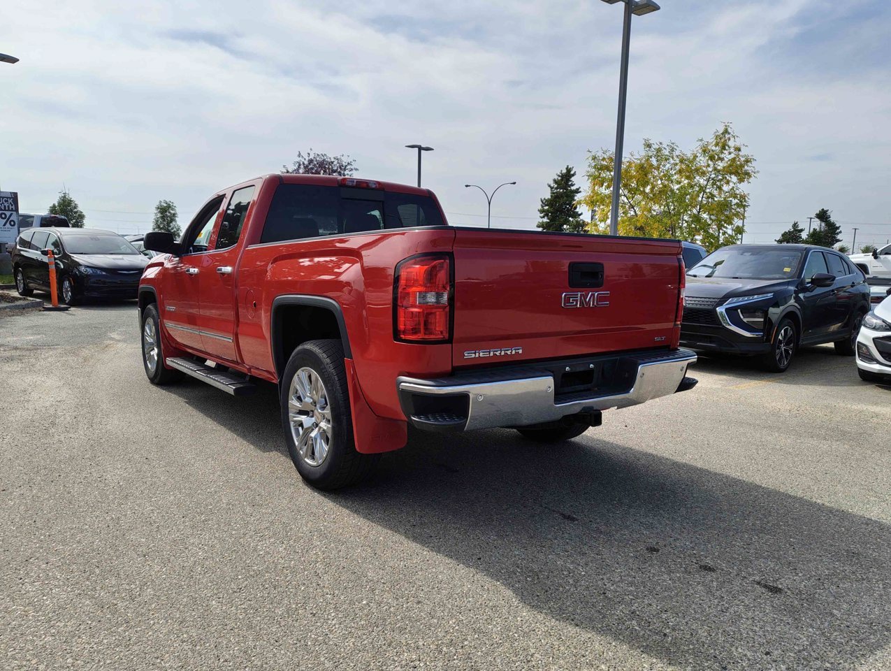 2015 GMC Sierra 1500 4WD Double Cab 143.5 SLT Red Sherwood Park - photo #4