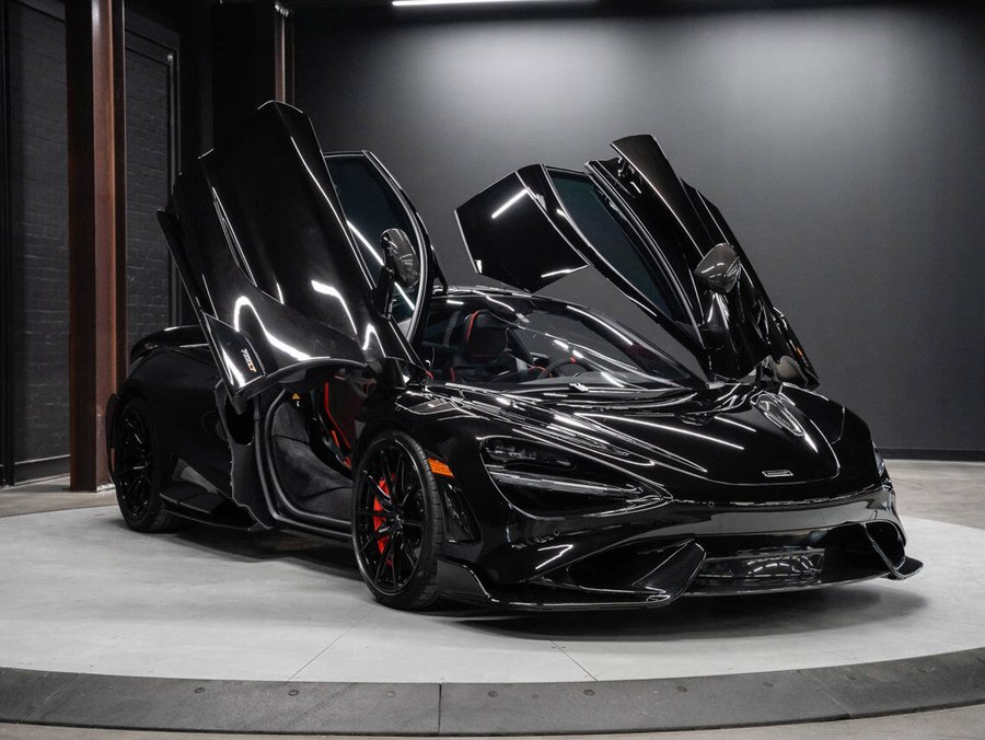 2021 McLaren 765LT 2021 Black