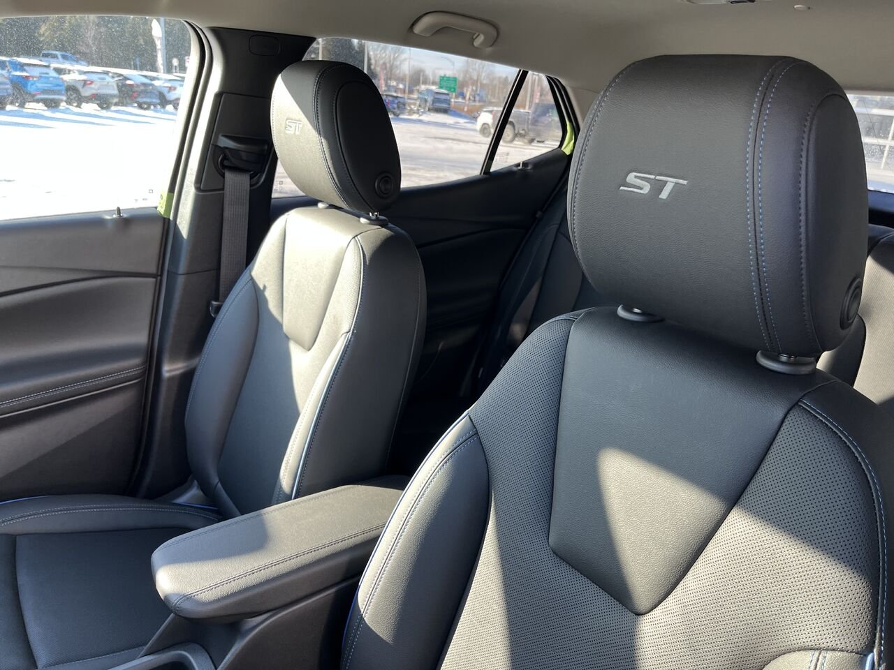 2026 BUICK Encore GX Tourisme sport 4 portes TI Aquamarine Blue Metallic Montmagny - photo #6