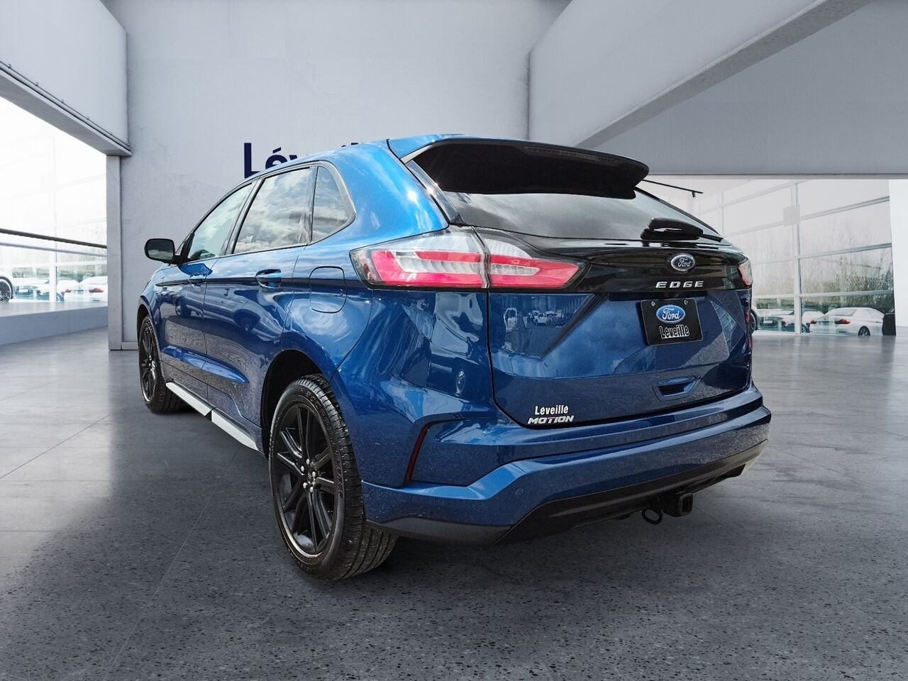 Ford Edge 2024 Bleu Saint-Jérôme - photo #3