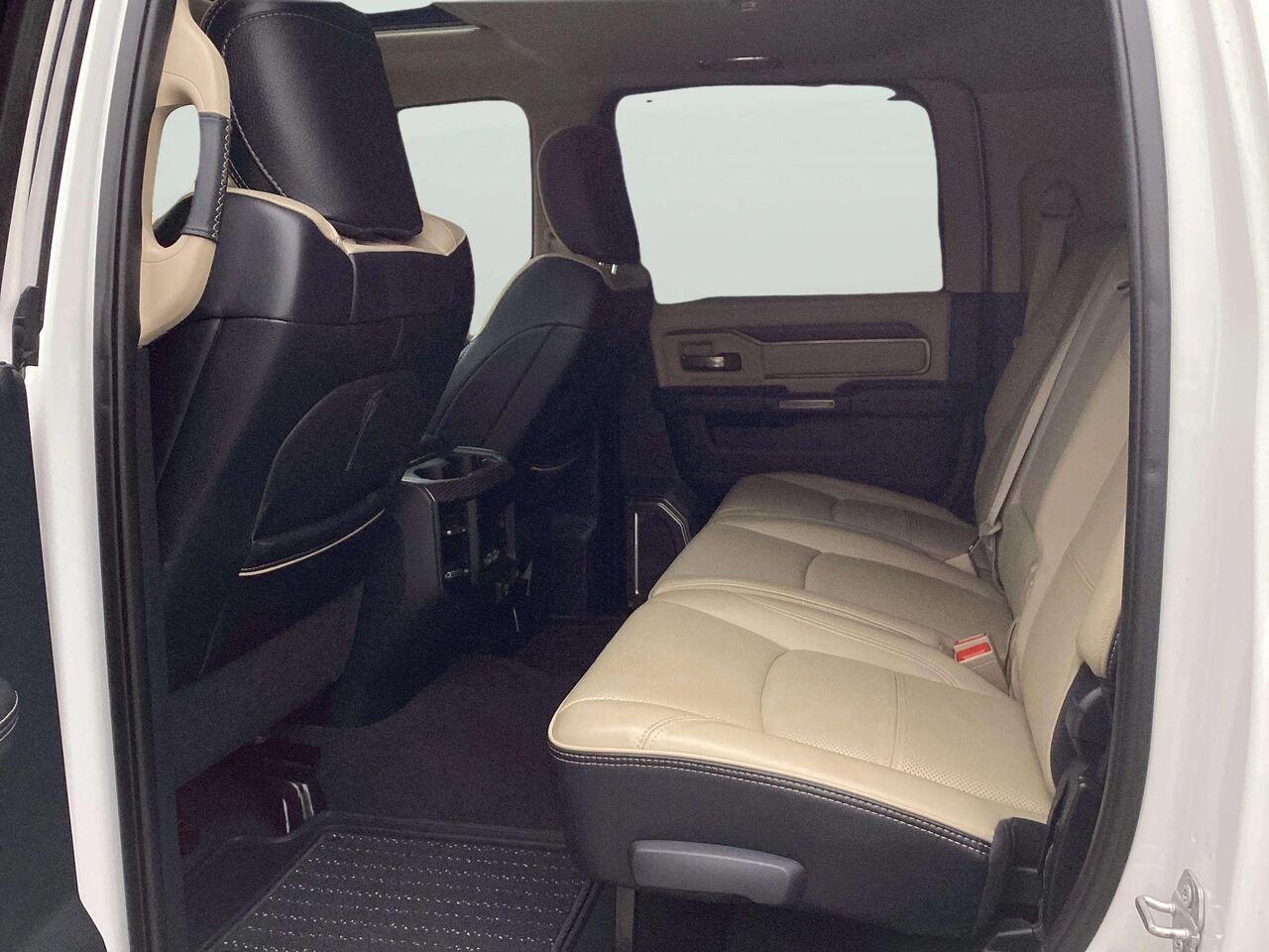 2021 Ram 3500 White Gatineau - photo #21