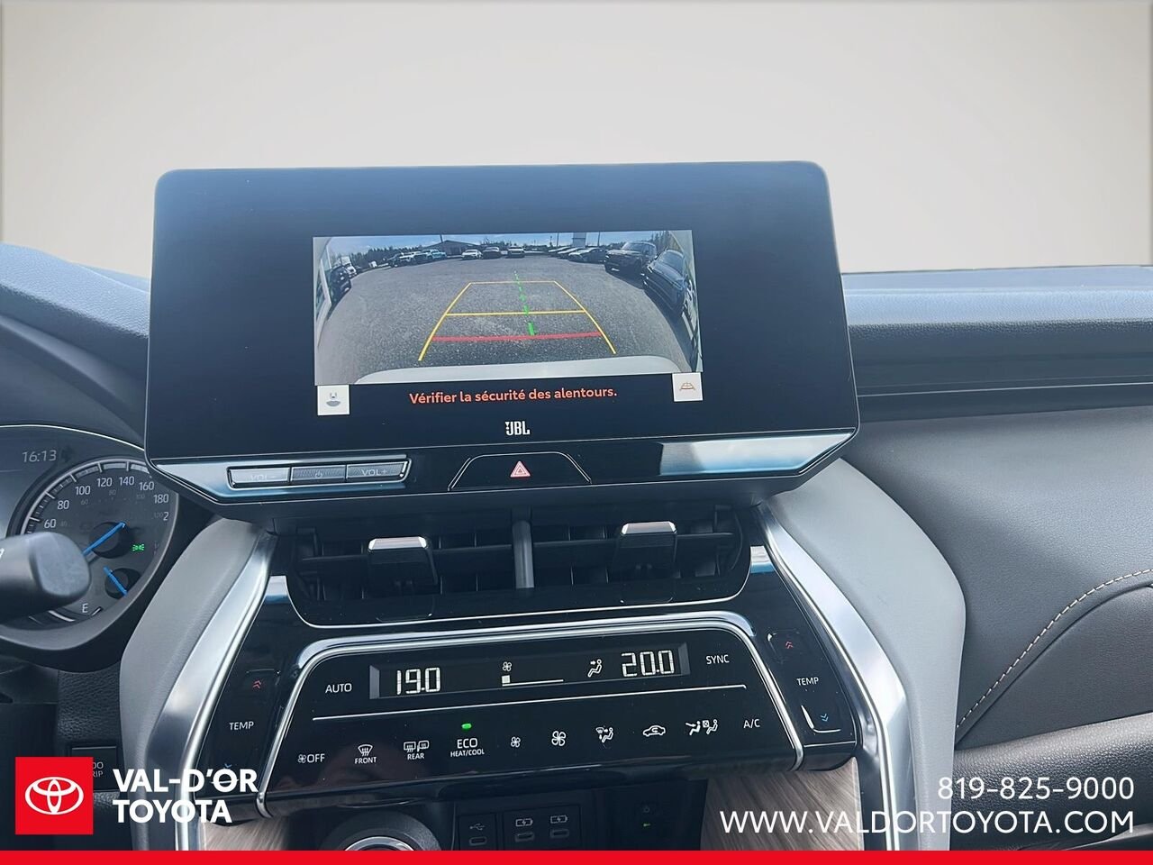 2023 Toyota Venza XLE TI Wind Chill Pearl Val-d'Or - photo #13