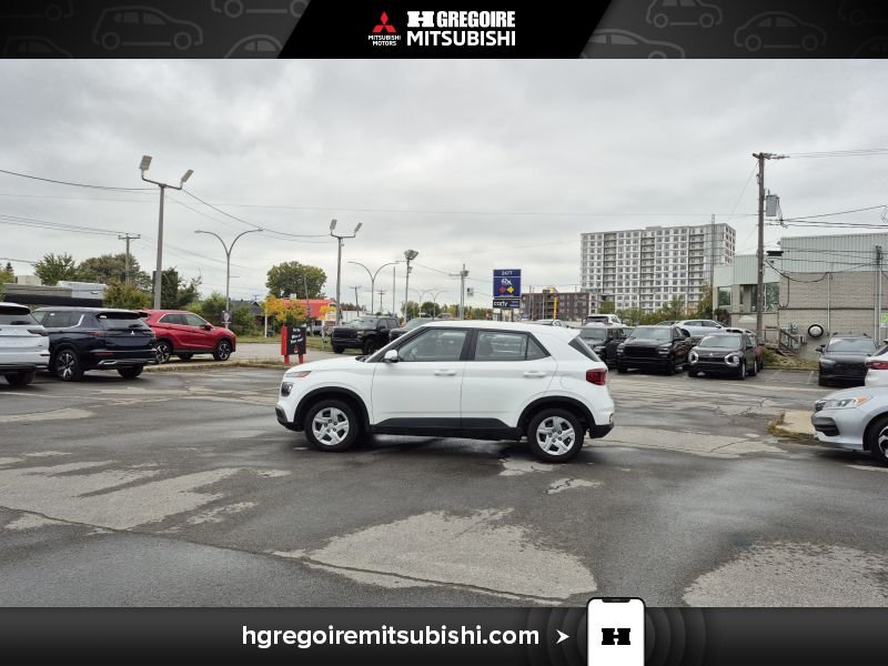 2025 Hyundai Venue White Blainville - photo #5