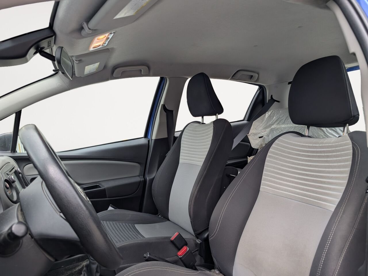 Toyota Yaris Hatchback LE/SIÈGES CHAUFFANTS/CAMÉRA DE RECUL/BLUETOOTH/AC/ 2018 Bleu Sherbrooke - photo #6