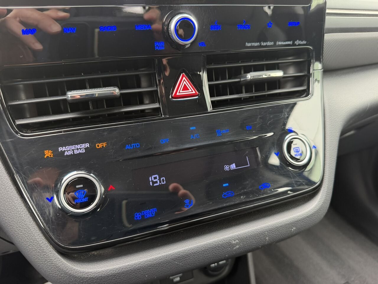 2021 Hyundai Ioniq Electric Ultimate Blue Laval - photo #22
