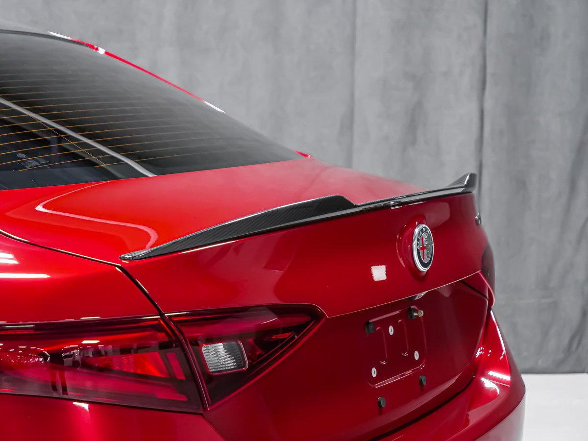 Alfa Romeo Giulia QUADRIFOGLIO CARBON TOIT CARBONE ASSIST CONDUITE 2021 Rouge Montréal - photo #9