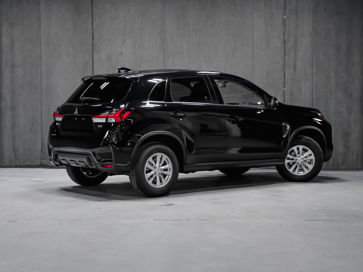 2026 Mitsubishi RVR SE Labrador Black Montreal - photo #4