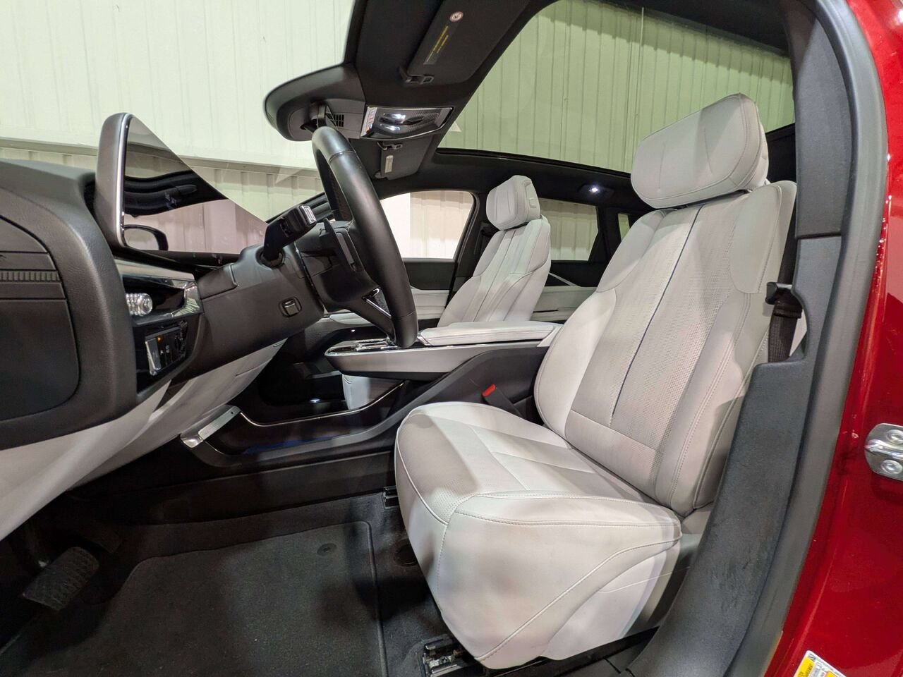 2024 Cadillac LYRIQ 4dr Sport w/1SF Red Val-David - photo #1