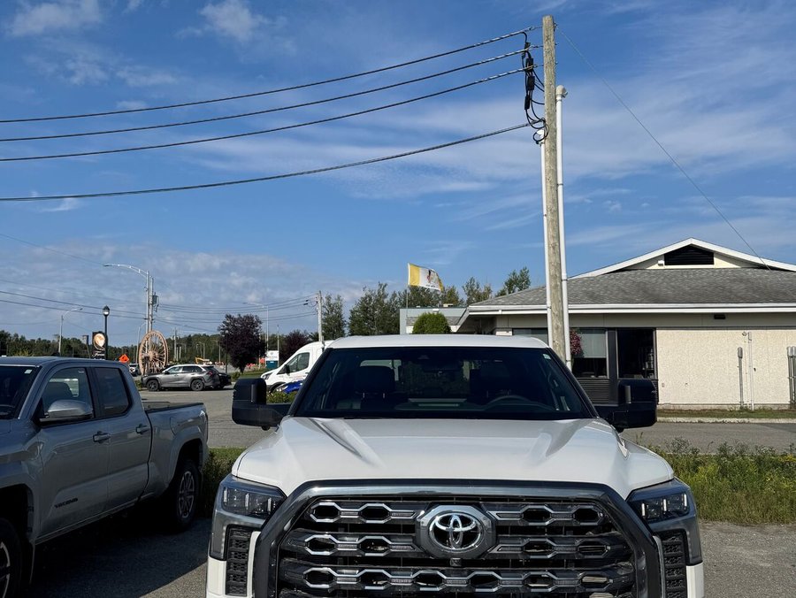 Toyota Tundra Hybride Platinum hybride CrewMax gr. avance 2026 2026 Frisson glacé nacré