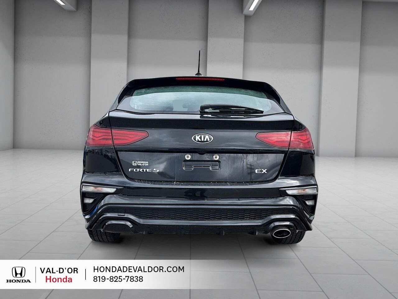 2021 Kia Forte5 EX IVT Black Val-d'Or - photo #2