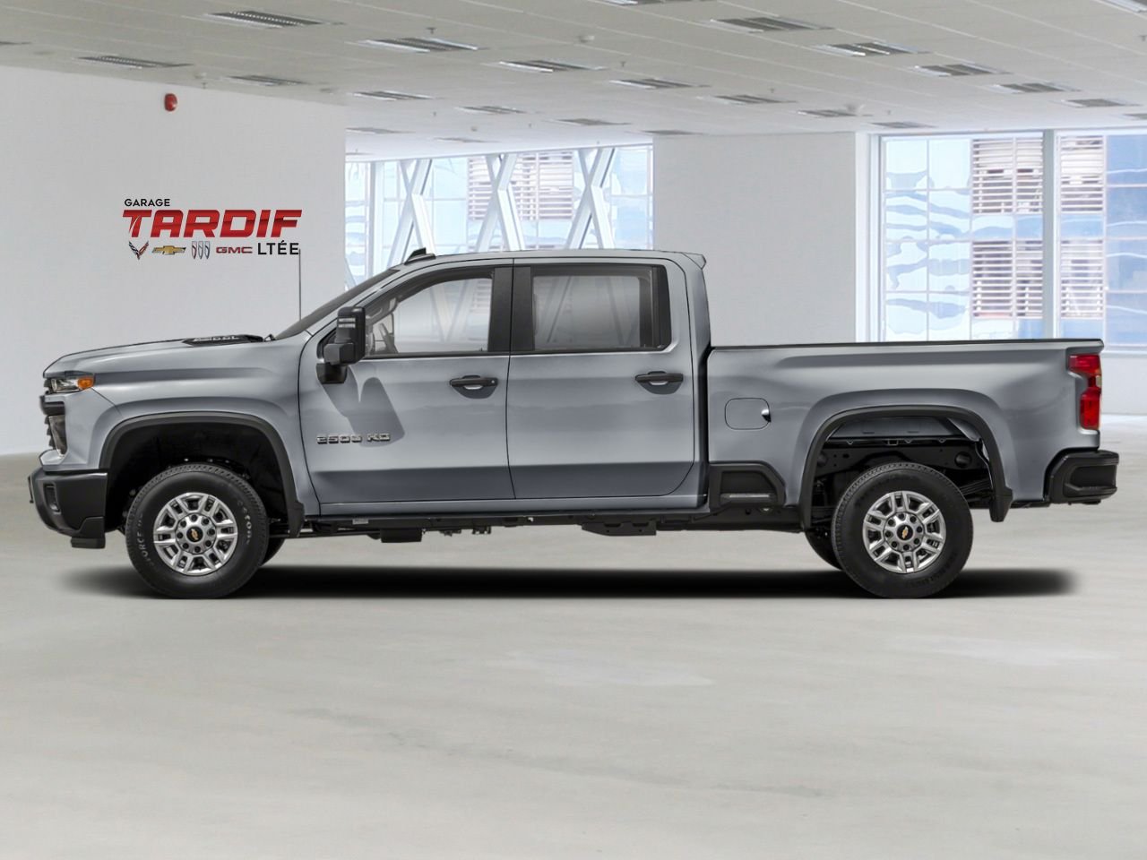 CHEVROLET Silverado 2500HD Custom cabine multiplace 4RM 172 po 2026 Gris sterling métallisé Amos - photo #1