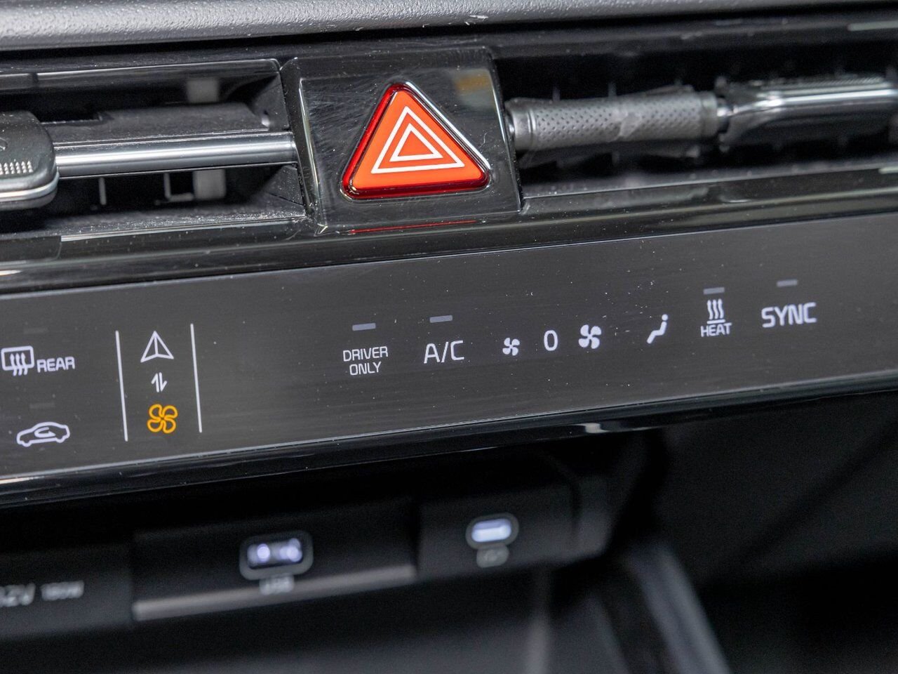Kia Niro EV WIND *NAV* SIÈGES CHAUFF REG ADAPT ALERTES *BAS KM 2026 Gris Saint-Jérôme - photo #22