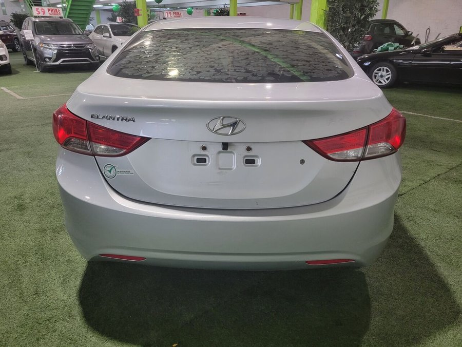 Hyundai Elantra Berline 4 portes, boîte automatique - L 2013 Gris