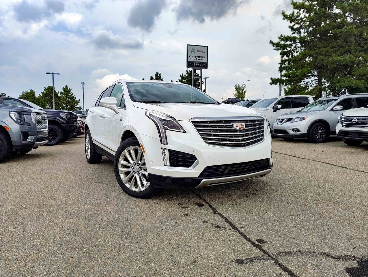 2018 Cadillac XT5 AWD 4dr Platinum White Sherwood Park - photo #1