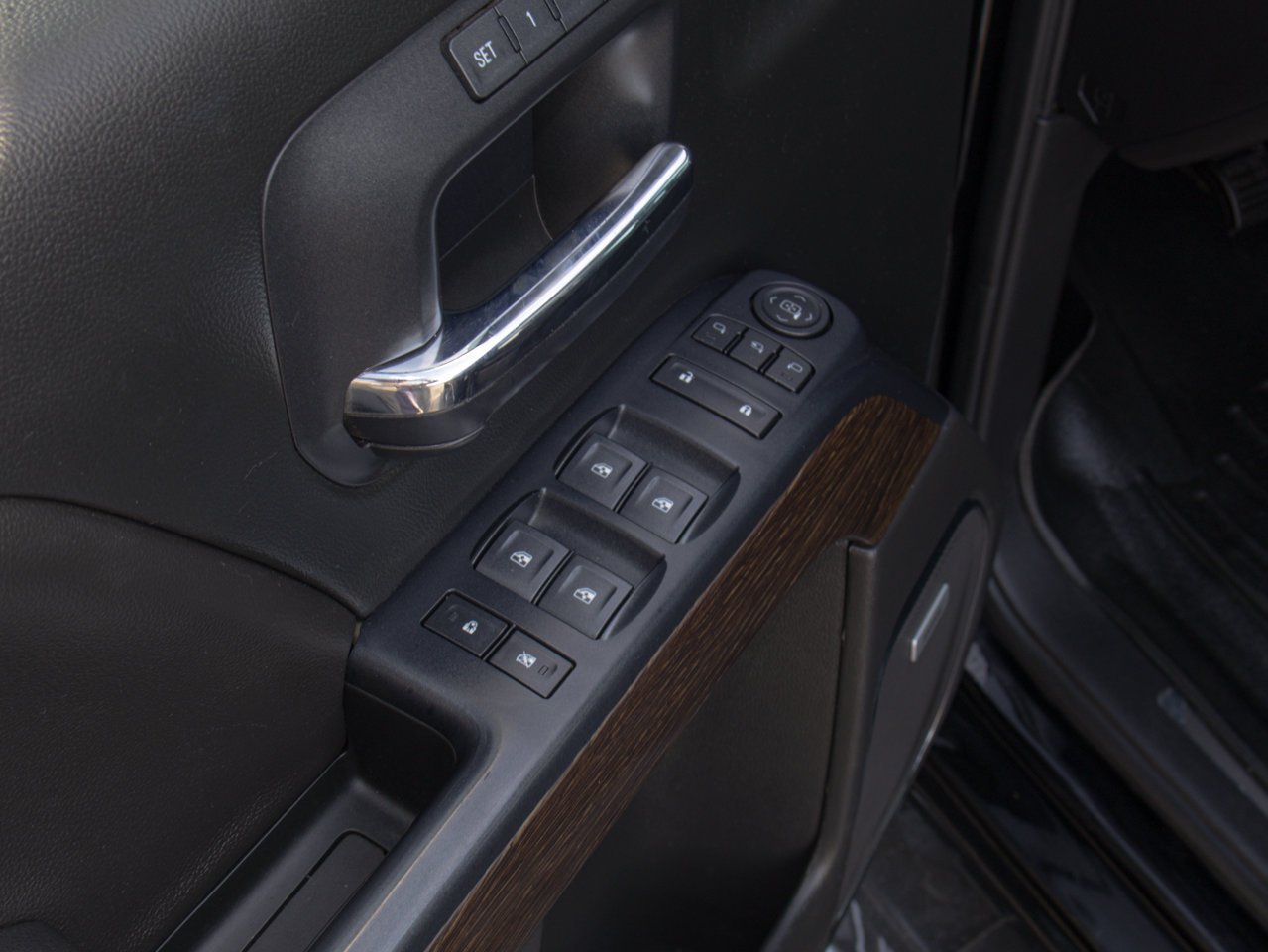 2018 GMC Sierra 1500 4WD Crew Cab 143.5 Denali Black Sherwood Park - photo #19