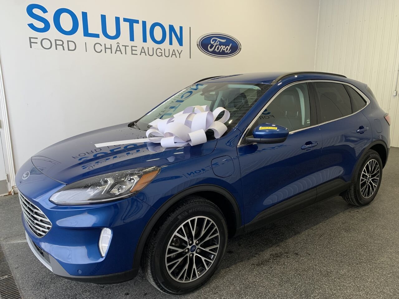 2022 Ford Escape TITANIUM PHEV Blue Châteauguay - photo #0