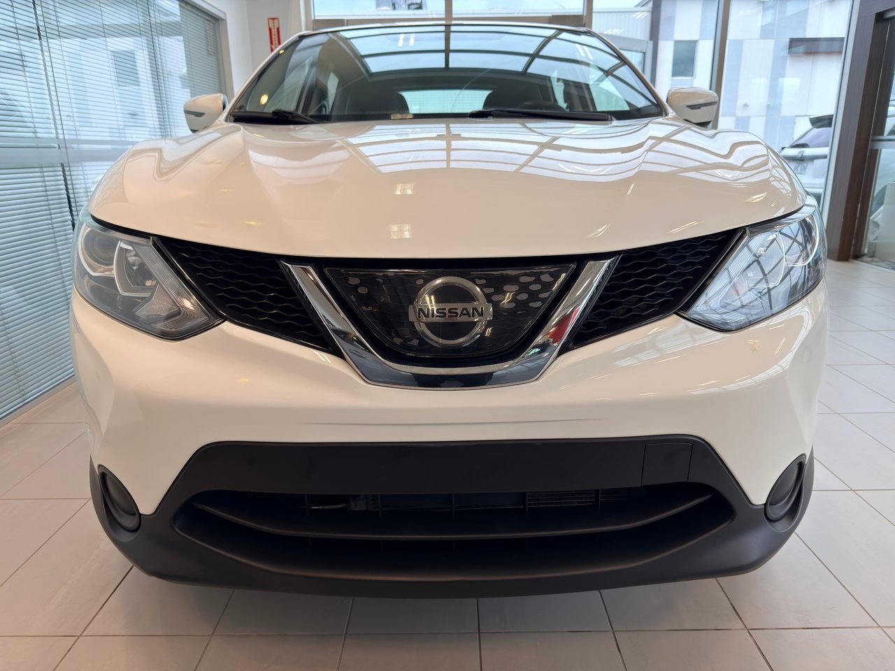 2018 Nissan Qashqai White Notre-Dame-des-Prairies - photo #4