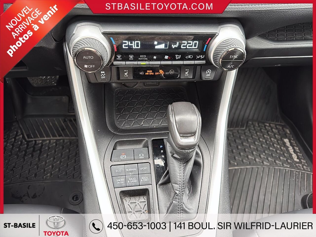 TOYOTA RAV4 2023 Argent Saint-Basile-le-Grand - photo #12