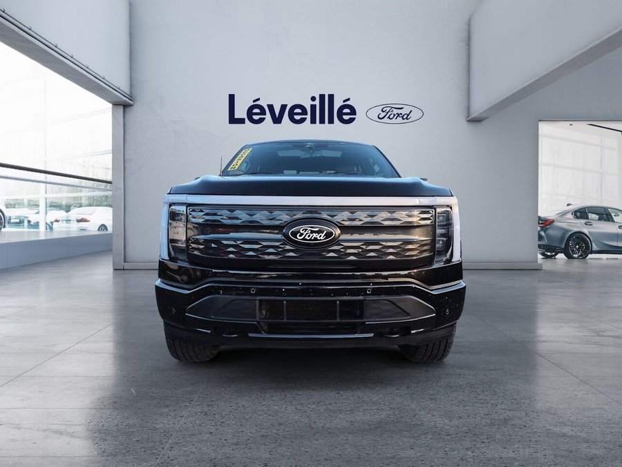 2025 Ford F-150 Lightning Platinum ** GROSSE BATTERIE ** PTAC 8600LBS ** BAS KILO ** CARFAX CLEAN ** 5,5 pi Black